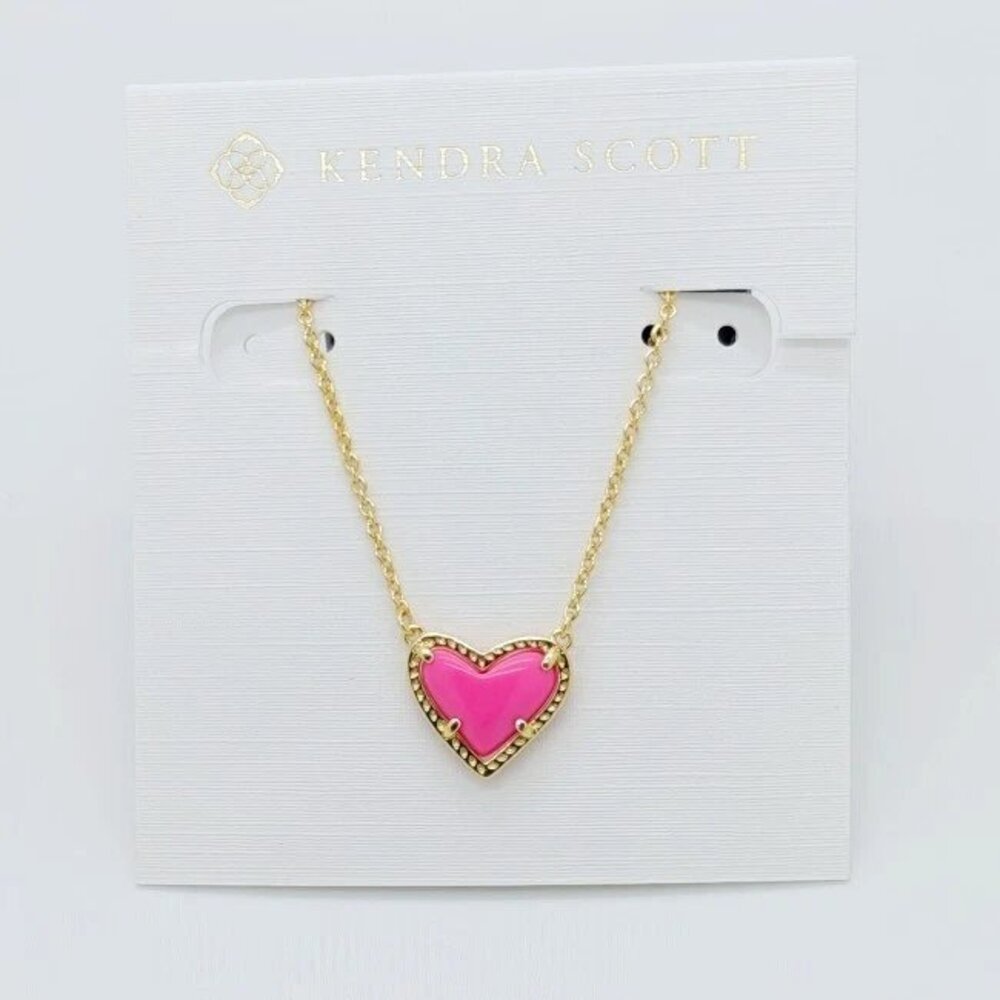 Kendra Scott Ari Heart Gold Necklace in Azalea